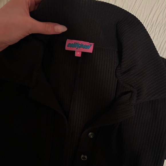 Black Ribbed Button Up Romper - Picture 4 of 4